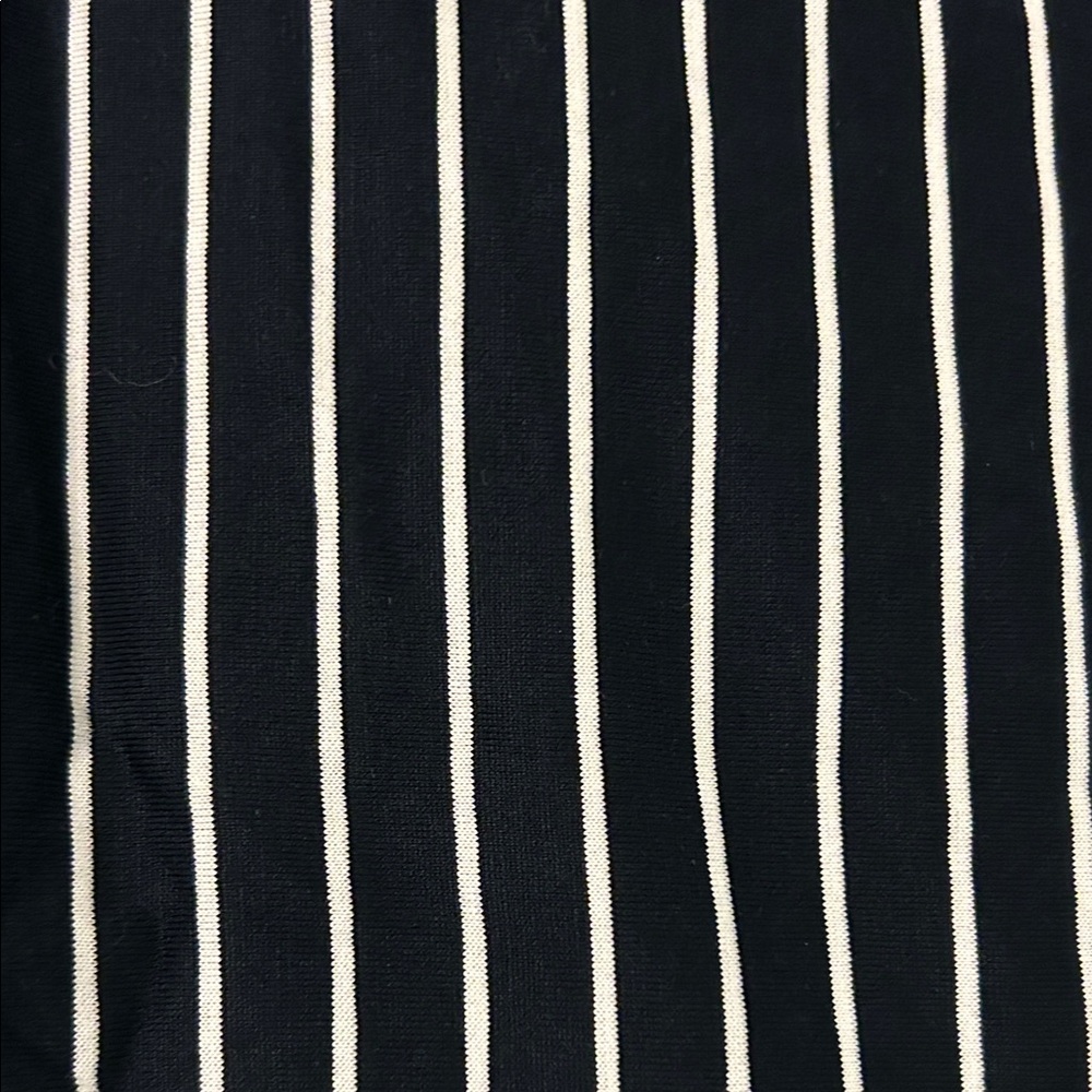 Elegant Black and White Striped Men's Shirt - Picture 4 of 5